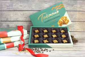 Отличный подарок к любому празднику - конфеты ручной работы "Таежно" из кедрового ореха с добавлением любимых ягод.